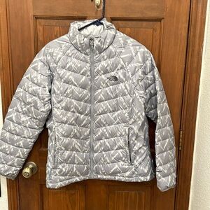 Nice grey an white jacket